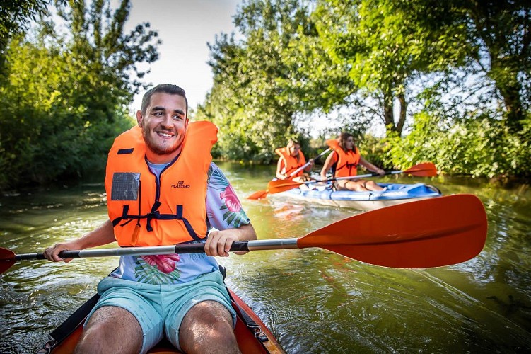 Balade en canoë au départ de l'embarcadère des écluses de Bazoin