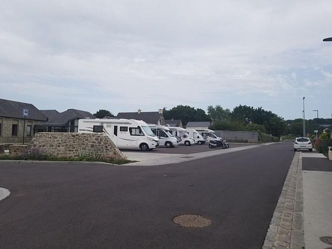 La-Haye-aire-de-services-2