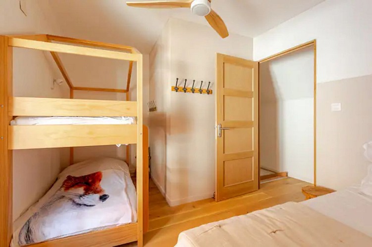 Chambre avec lits superposés