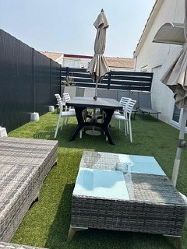 LA Maison des Acacias **