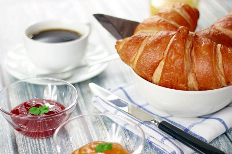 camping-des-familles__petit-dejeuner_grayan_medoc2