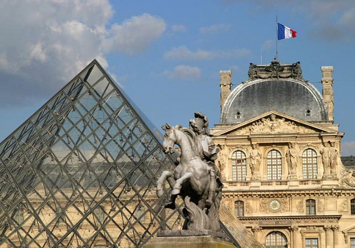 Le Musée du Louvre – billet coupe file + croisière sur la Seine