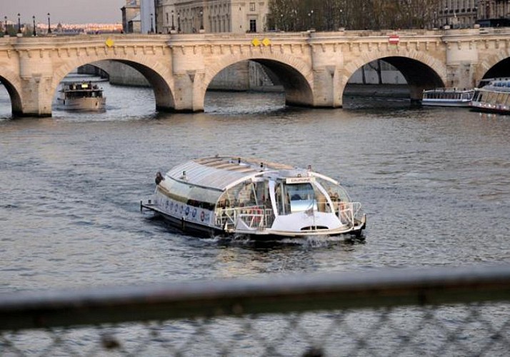 Batobus Tickets – Hop-on, hop-off Seine cruise – 1 or 2-day pass