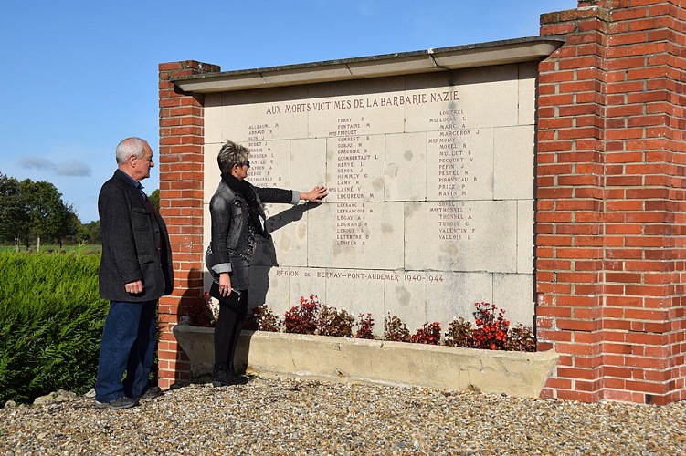 Monument du maquis à Saint Etienne l'Allier