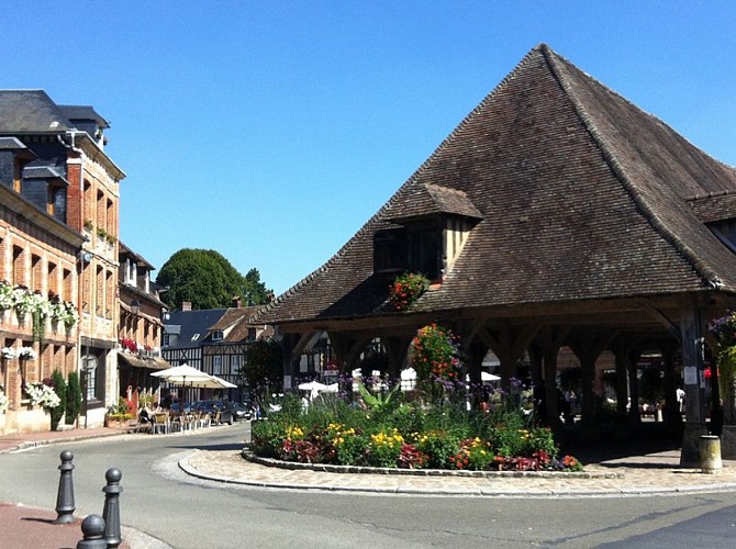 Lyons-la-Forêt, la halle