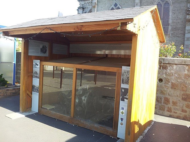 Moteur d'avion à Bernières le Patry