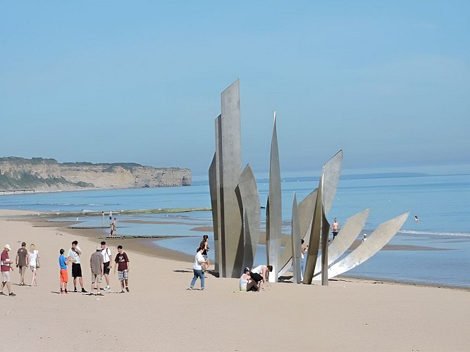 Moument-des-Braves-a-Omaha-Beach--IOI--Copier-