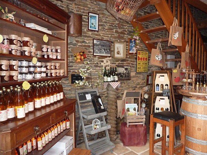 Boutique-Cave-du-Tronquay-2