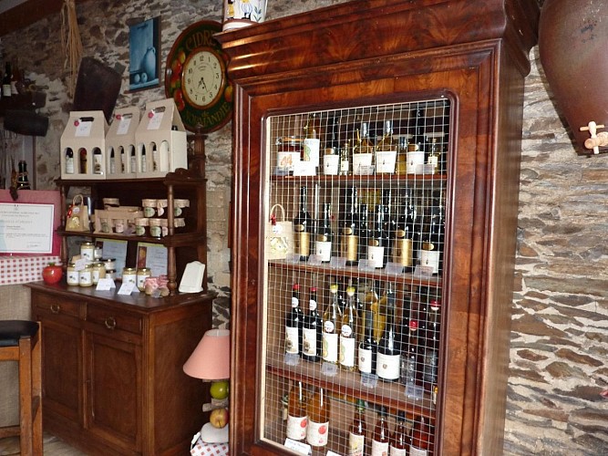 Boutique-Cave-du-Tronquay-1