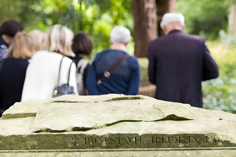 294081-Cimetiere-dormant-Saint-Pierre-a-Caen-Caen-la-mer-Tourisme---Pauline---Mehdi---Photographie-1200px