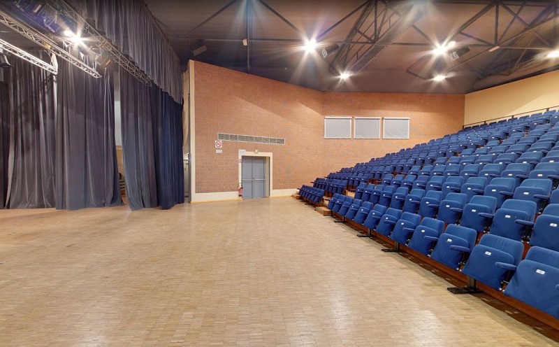 AGORA Grande Salle GRADINS 2