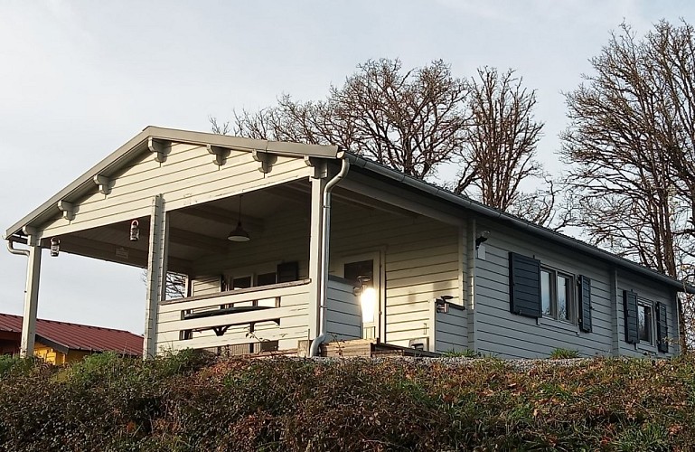 camping-la-perle-creuse-chalet Indiana-4personnes-vue extérieure2