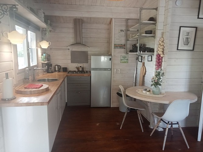 camping-la-perle-creuse-chalet Indiana-4personnes-cuisine
