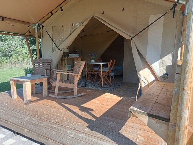 camping-la-perle-creuse-tente safari-2personnes-Tennessee-terrasse2