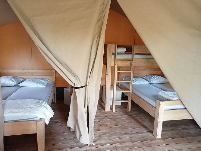 camping-la-perle-creuse-tente safari-5 personnes-Colorado-Nevada-chambres