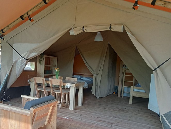 camping-la-perle-creuse-tente safari-5personnes-Colorado-intérieur