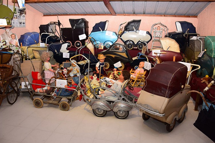 Musée du landau à Saint Aubin de Scellon