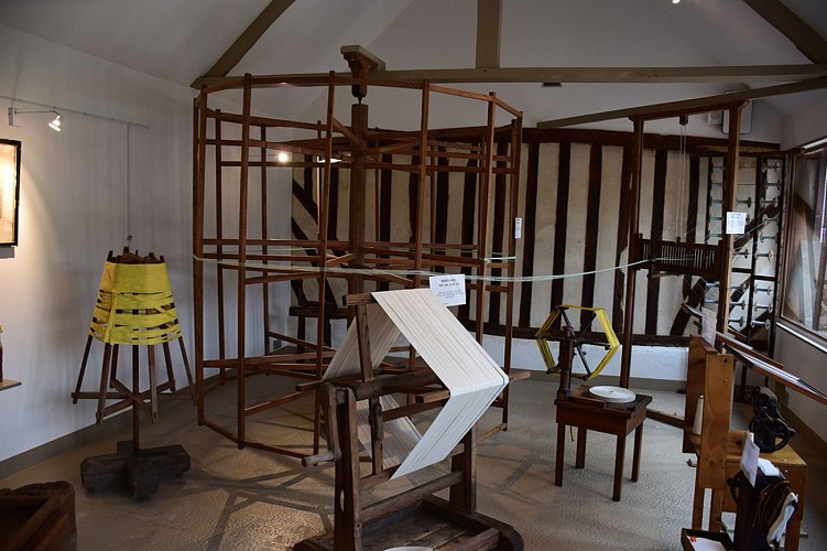 Exposition permanente de la Rubanerie à Drucourt