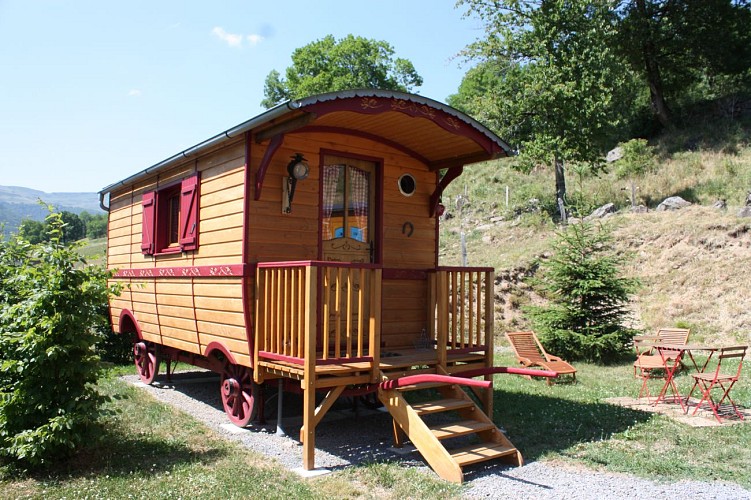 Roulotte "Acabatz de dintrar" - Chambre et table d'hôtes