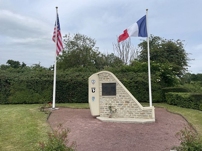 BAP Monument dézoom