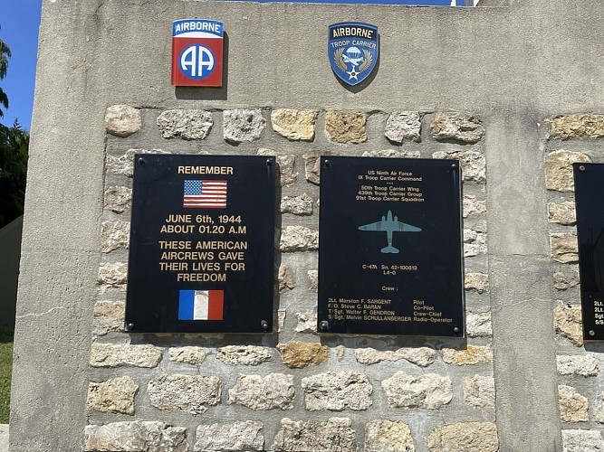 Zoom plaque c47 3 - PICAUVILLE