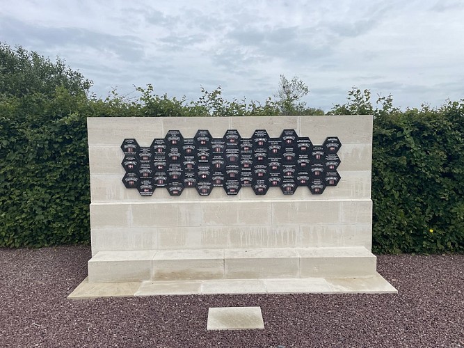 Plaque Monument danois coté 2