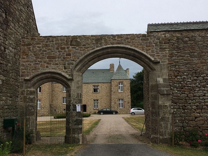 maupertus-sur-mer-manoir-3