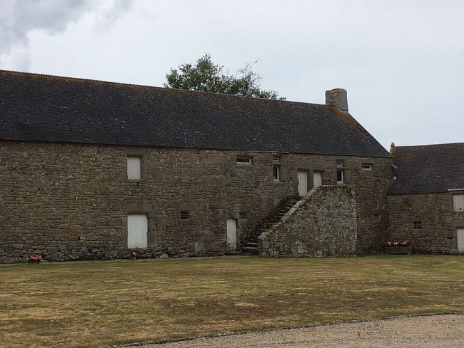 maupertus-sur-mer-manoir-4