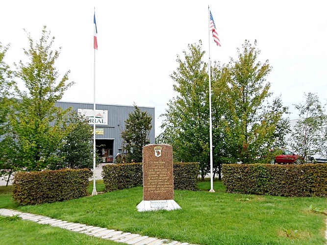 Stèle 502nd PIR_Carentan©OT Baie du Cotentin (5)