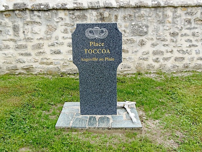 Stèle Toccoa_ANGOVILLE AU PLAIN