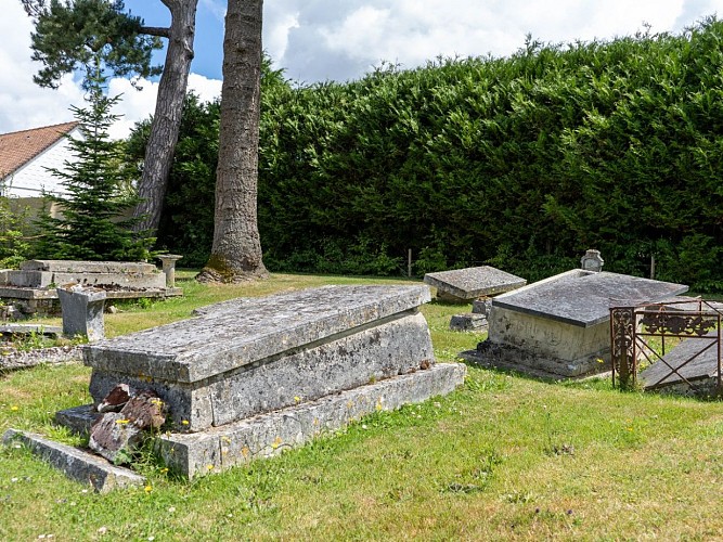 L'Enclos Protestant - Les-Trois-Pierres 1