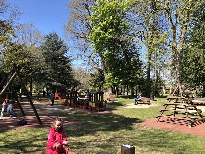 aire-de-jeux-enfants-luc-sur-mer-parc-de-la-baleine-credit-mathilde-lelandais (16)