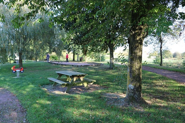 aire-jeux-petanque-la-feuillie-manche©MChoquet