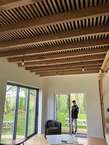 coins salon et plafond en bois