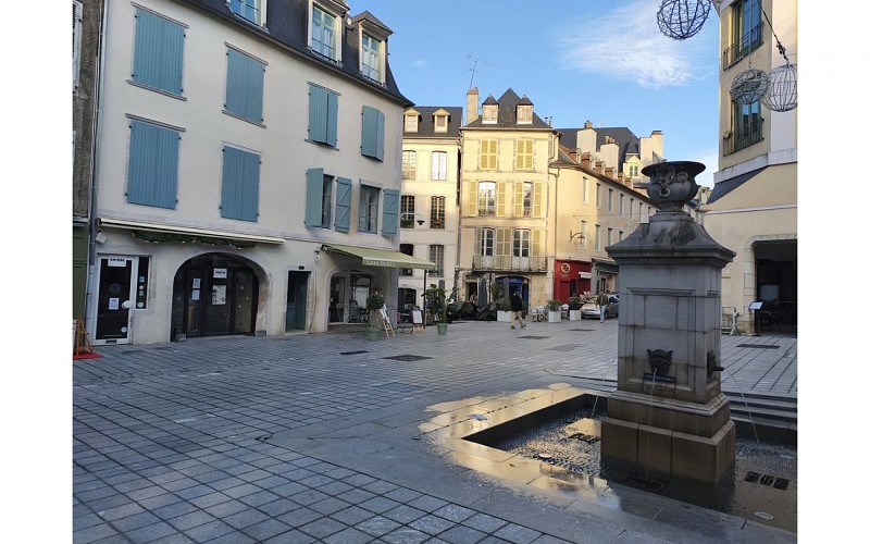 Place Reine Marguerite fontaine