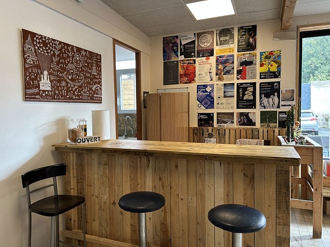 au-charbon-courseulles-espace-bar