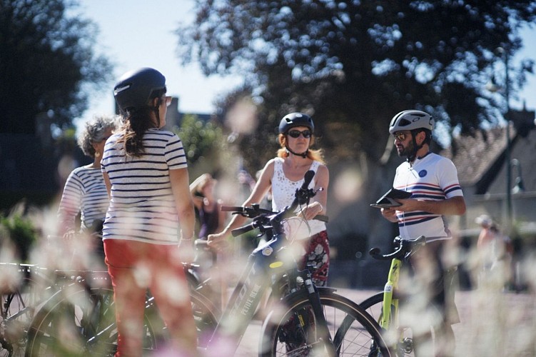 Bike_Tour_Normandy_Guide