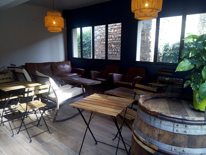 L'Aincontournable - bar à bières - bar à vins - restauration midi