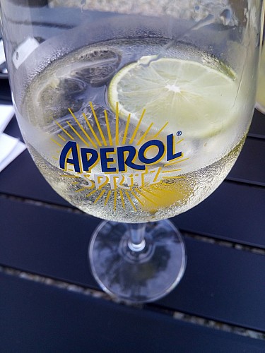 L'Aincontournable - bar à bières - bar à vins - restauration midi