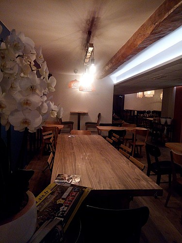 L'Aincontournable - bar à bières - bar à vins - restauration midi