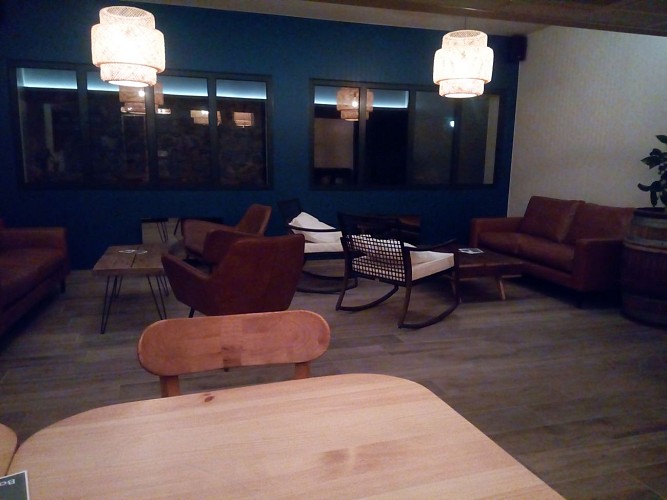 L'Aincontournable - bar à bières - bar à vins - restauration midi