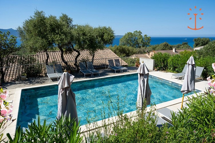 RESIDENCE OGLIASTRELLO - Espace piscine