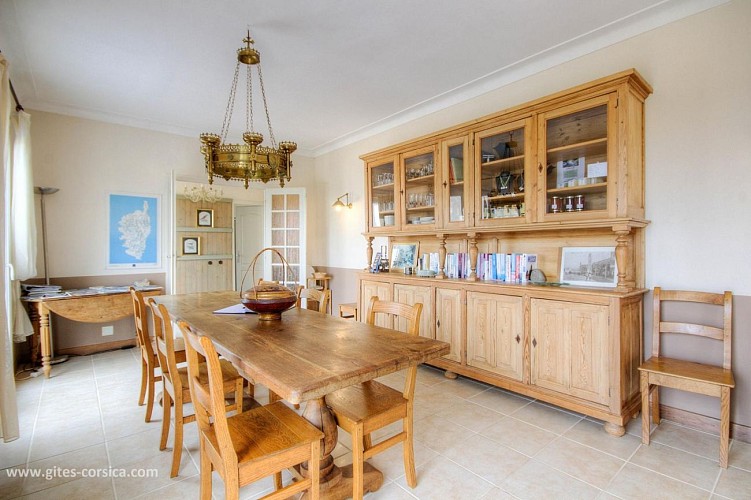 A L'OMBRE DU CLOCHER