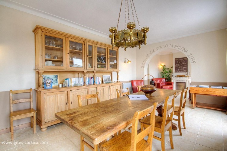 A L'OMBRE DU CLOCHER