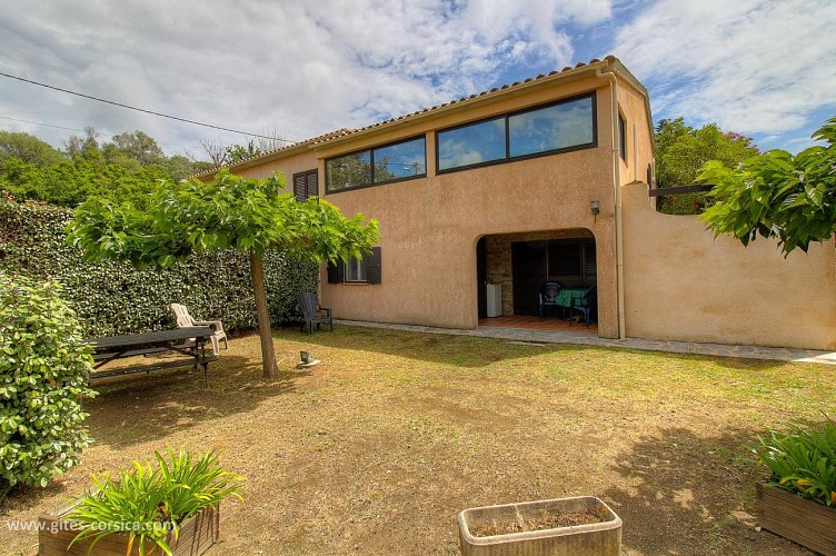 CHEZ ZELIA ET JACQUES