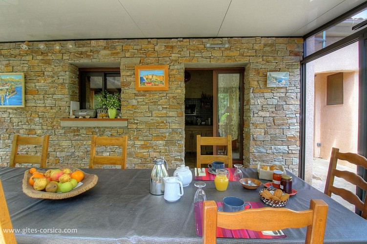 CHEZ ZELIA ET JACQUES