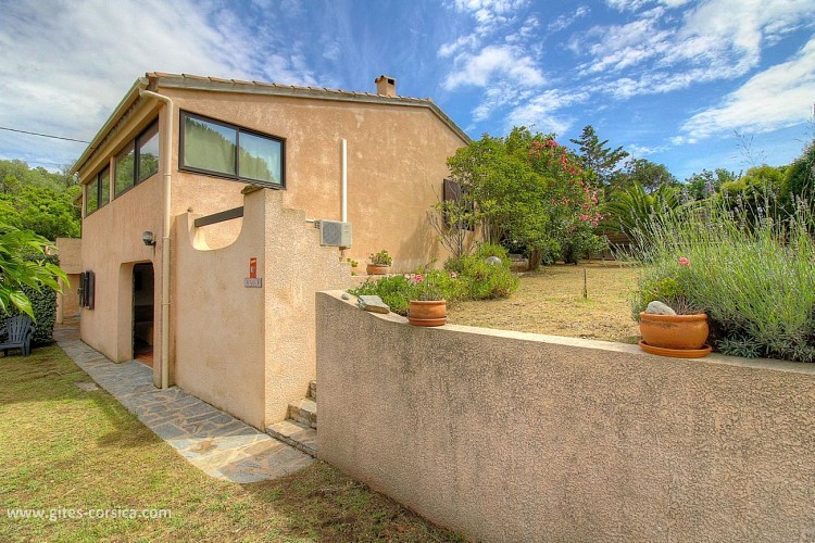 CHEZ ZELIA ET JACQUES