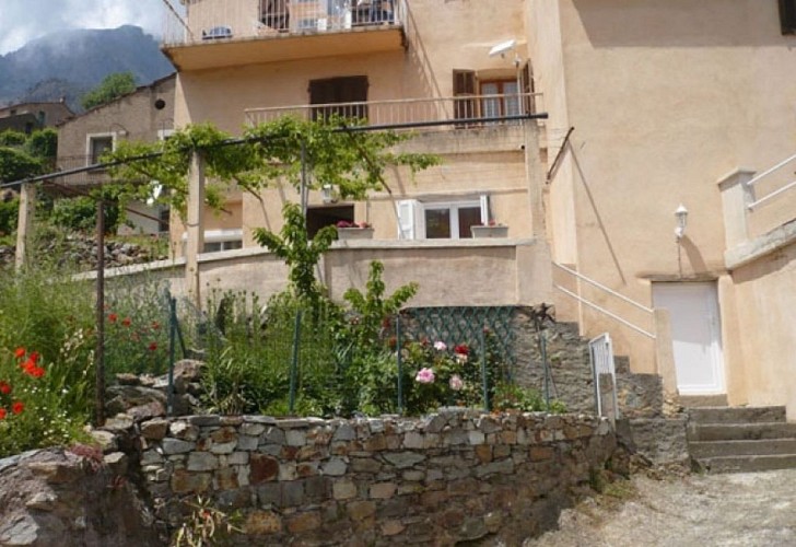 FRANCESCHETTI-DANIEL-1-9d99220454f14f5089ee8408a28587da