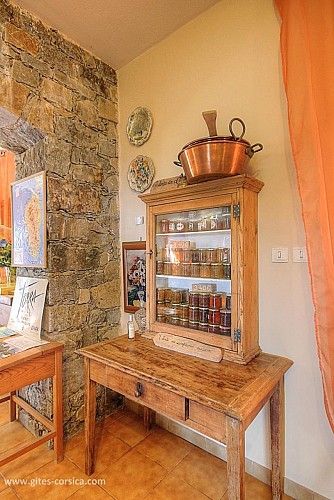 CHEZ ANTOINETTE ET CHARLES