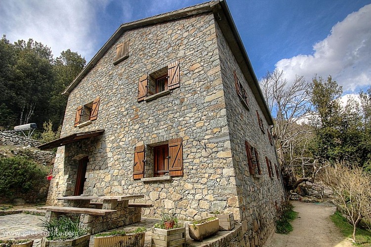 CHEZ ANTOINETTE ET CHARLES